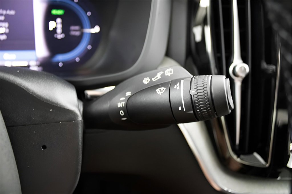 Used 2025 Volvo XC60 T8 Plus w/ Protection Package Premier image 20