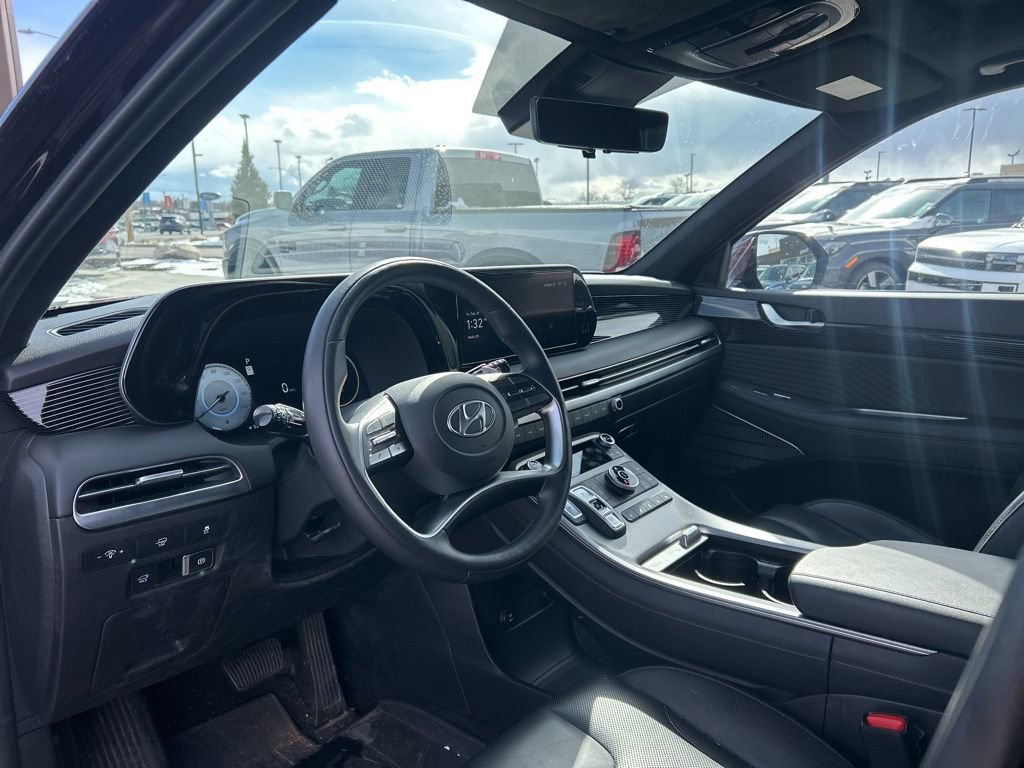 Used 2024 Hyundai Palisade Calligraphy image 12