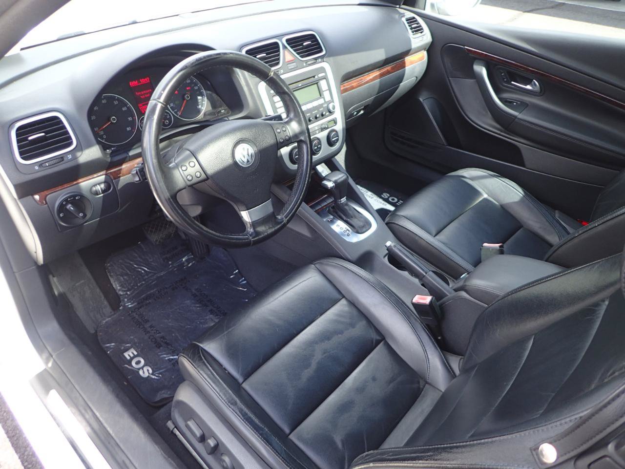 Used 2009 Volkswagen Eos Lux FWD image 16