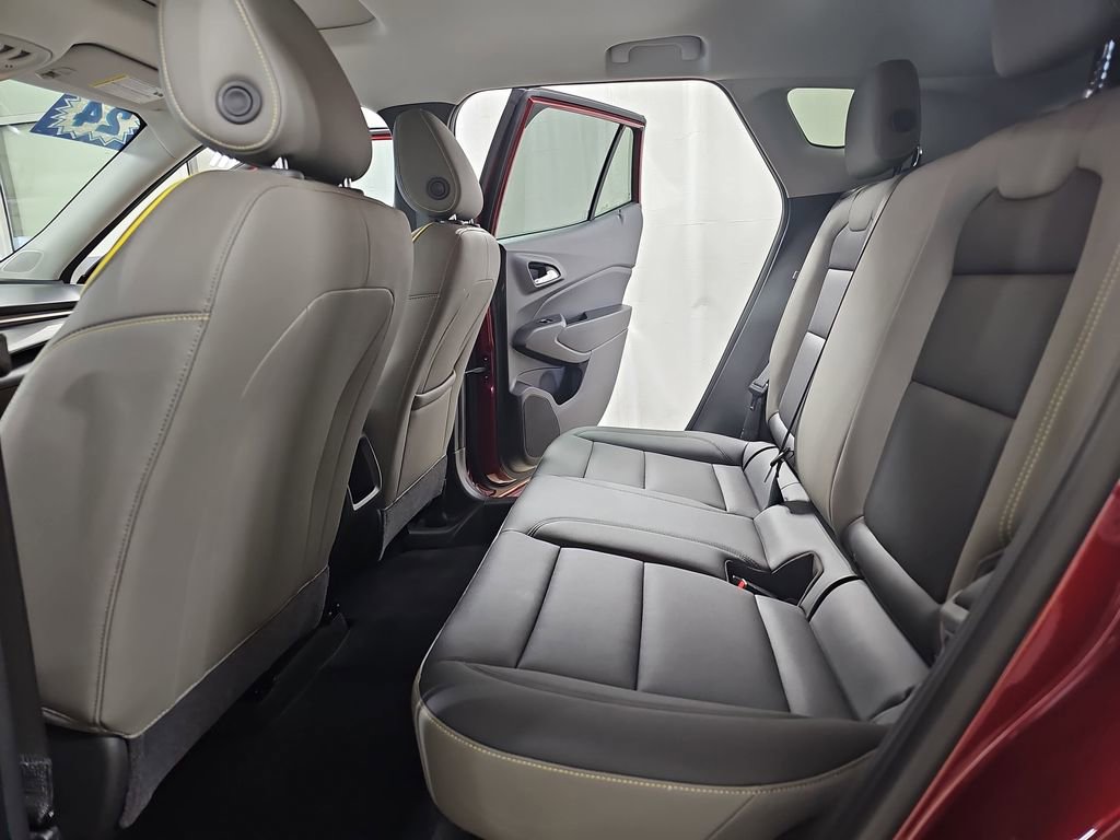Used 2024 Chevrolet Trax ACTIV w/ Sunroof Package image 17