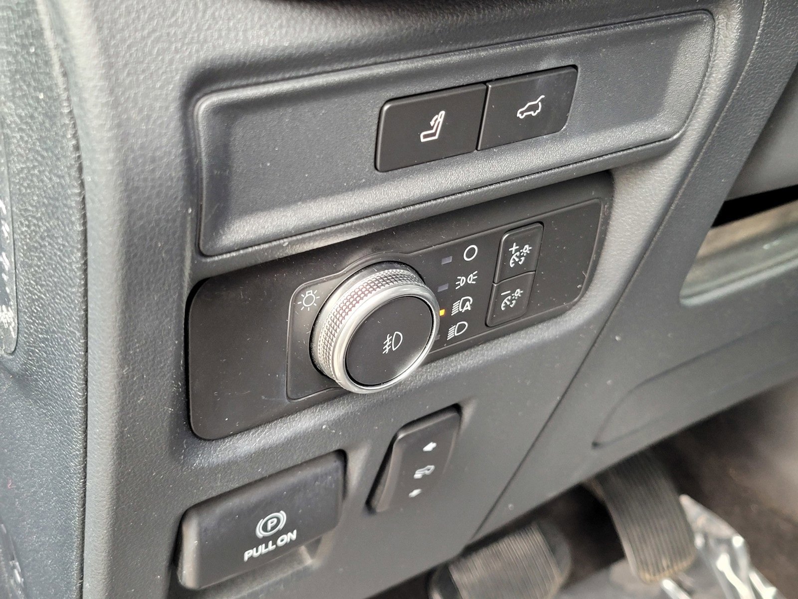 Used 2022 Ford Expedition Max Limited image 18