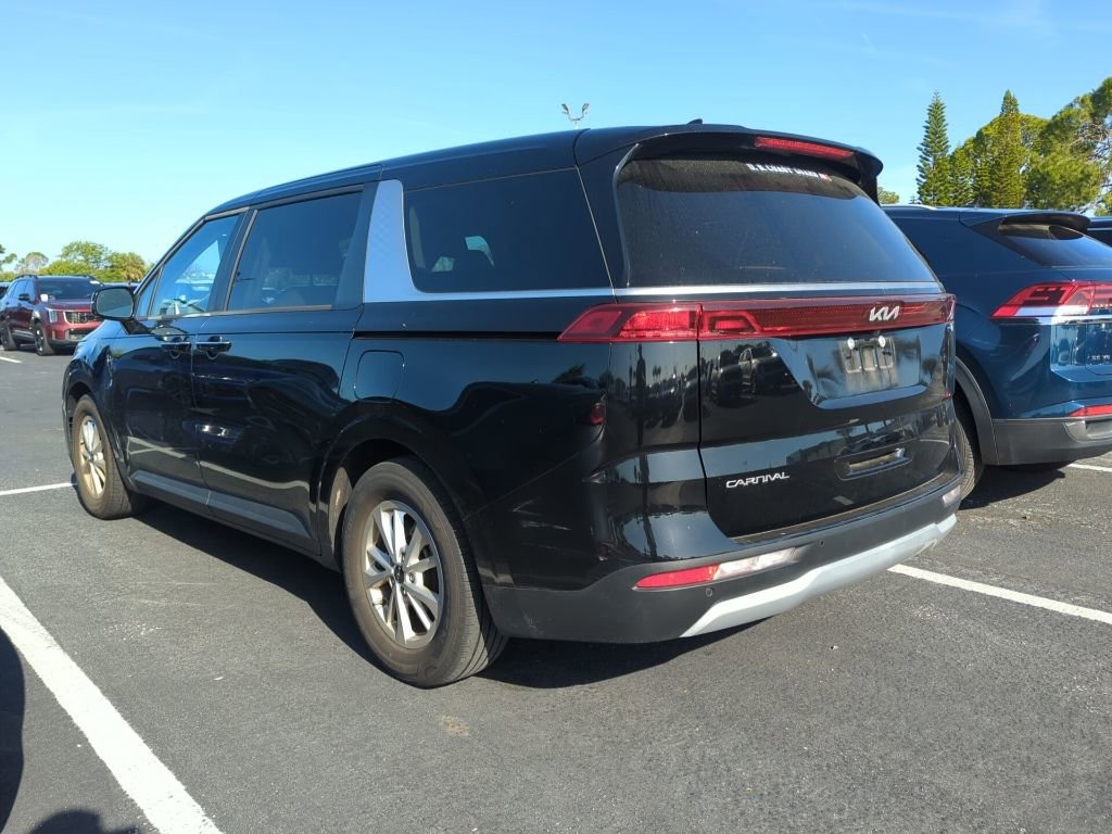 Certified 2023 Kia Carnival LX image 7