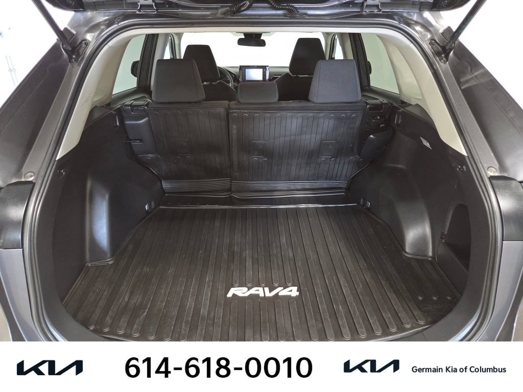 Used 2021 Toyota RAV4 LE AWD/4WD image 21