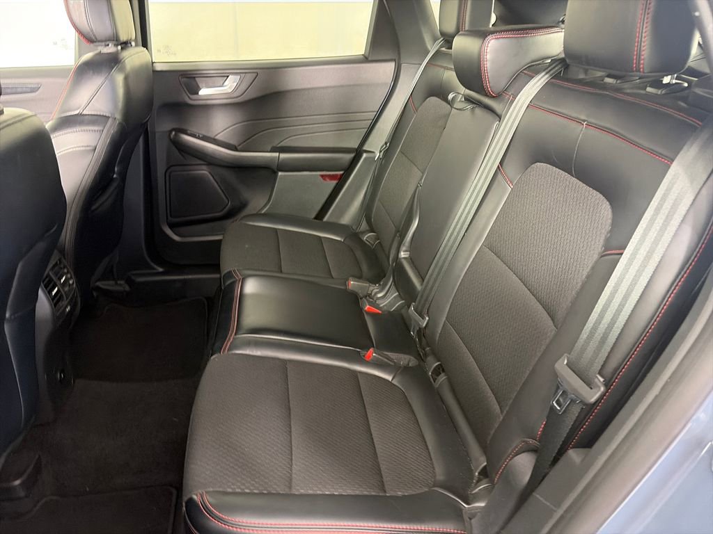 Used 2025 Ford Escape ST-Line Select AWD/4WD image 13