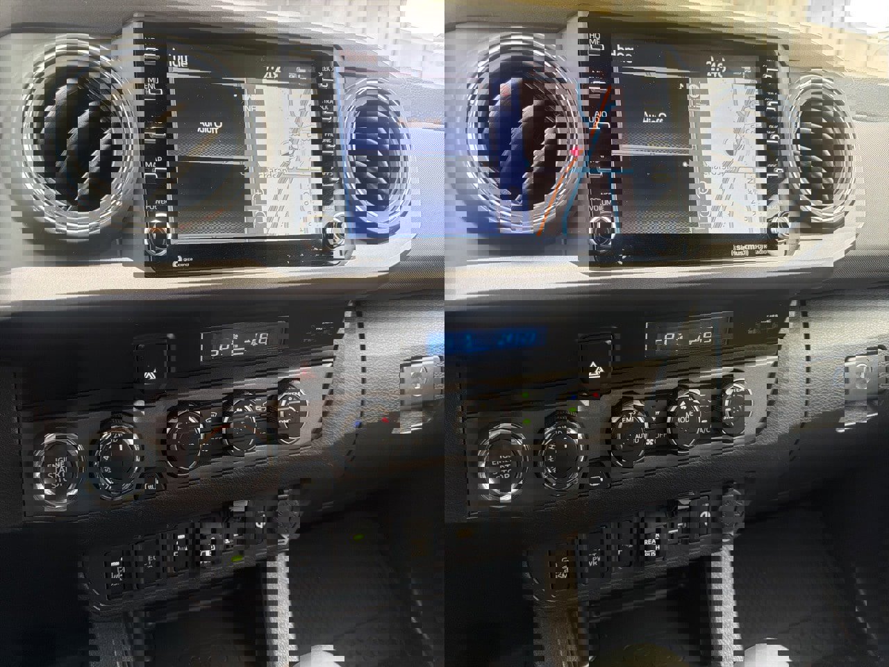 Used 2023 Toyota Tacoma TRD Off-Road w/ Advanced Technology Package image 11