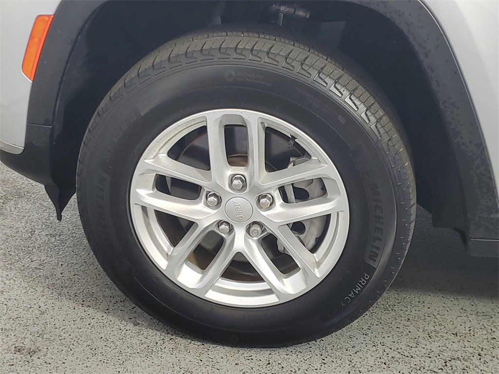 Used 2024 Jeep Grand Cherokee L Laredo image 8