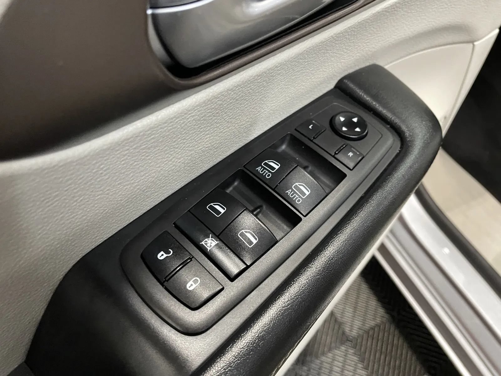 Used 2021 Chrysler Voyager Lxi FWD image 26