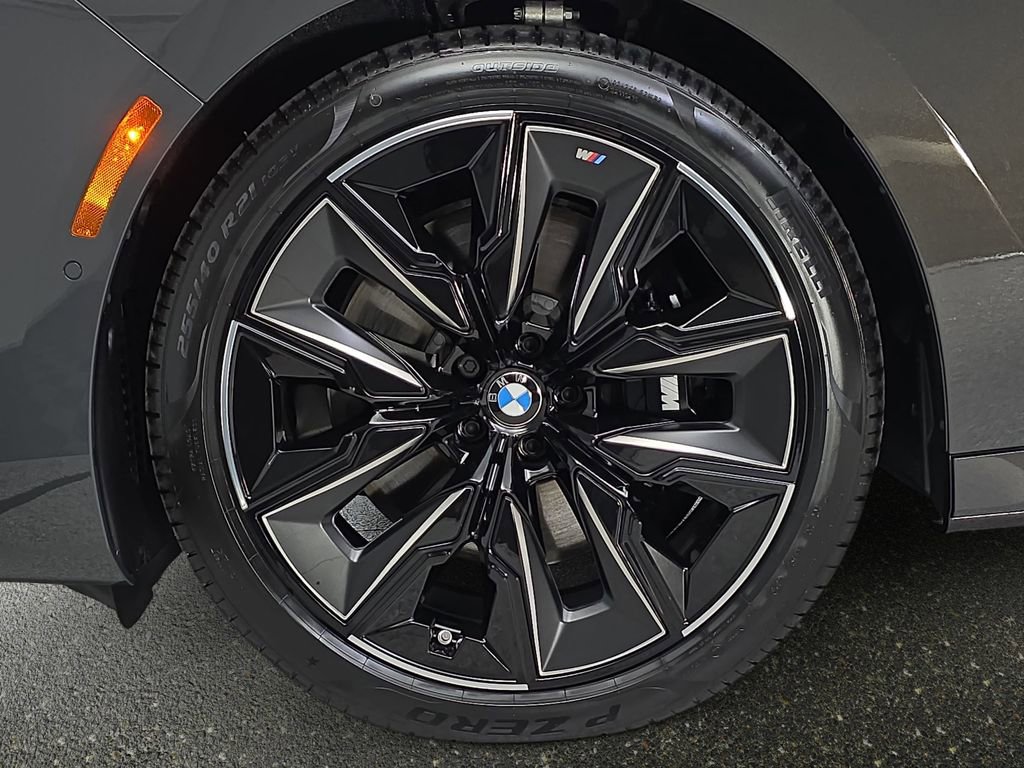 New 2026 BMW 760i xDrive w/ Executive Package image 32