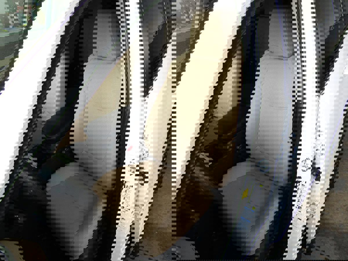 Used 2022 Toyota RAV4 LE image 31