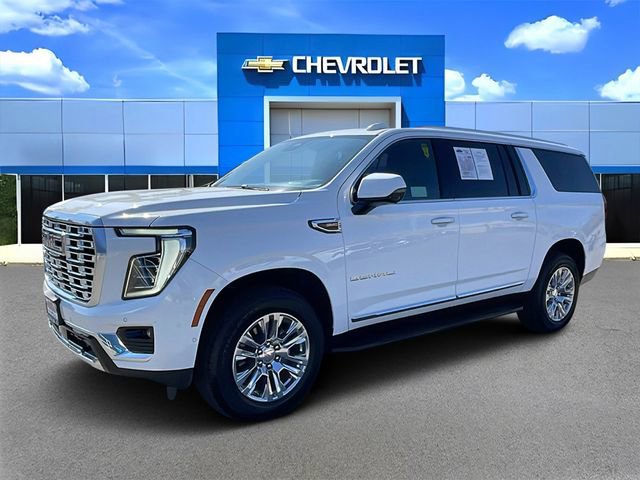 Used 2025 GMC Yukon XL Denali image 7