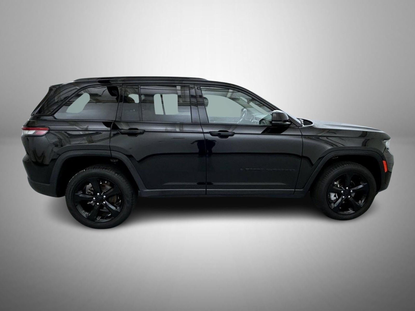 Certified 2023 Jeep Grand Cherokee Limited w/ Black Appearance Package AWD/4WD image 4