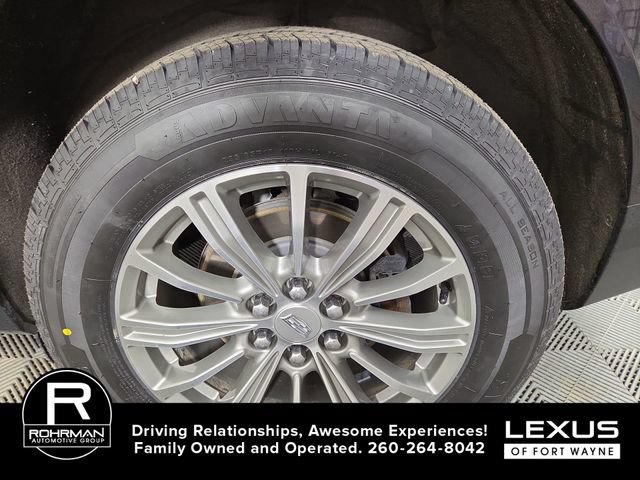 Used 2018 Cadillac XT5 Luxury w/ Driver Awareness Package FWD image 12