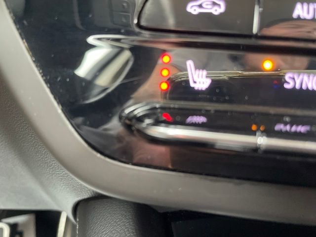 Used 2023 Buick Envision Essence w/ Technology Package I image 27