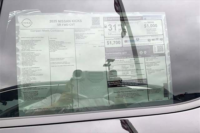 New 2025 Nissan Kicks SR image 13