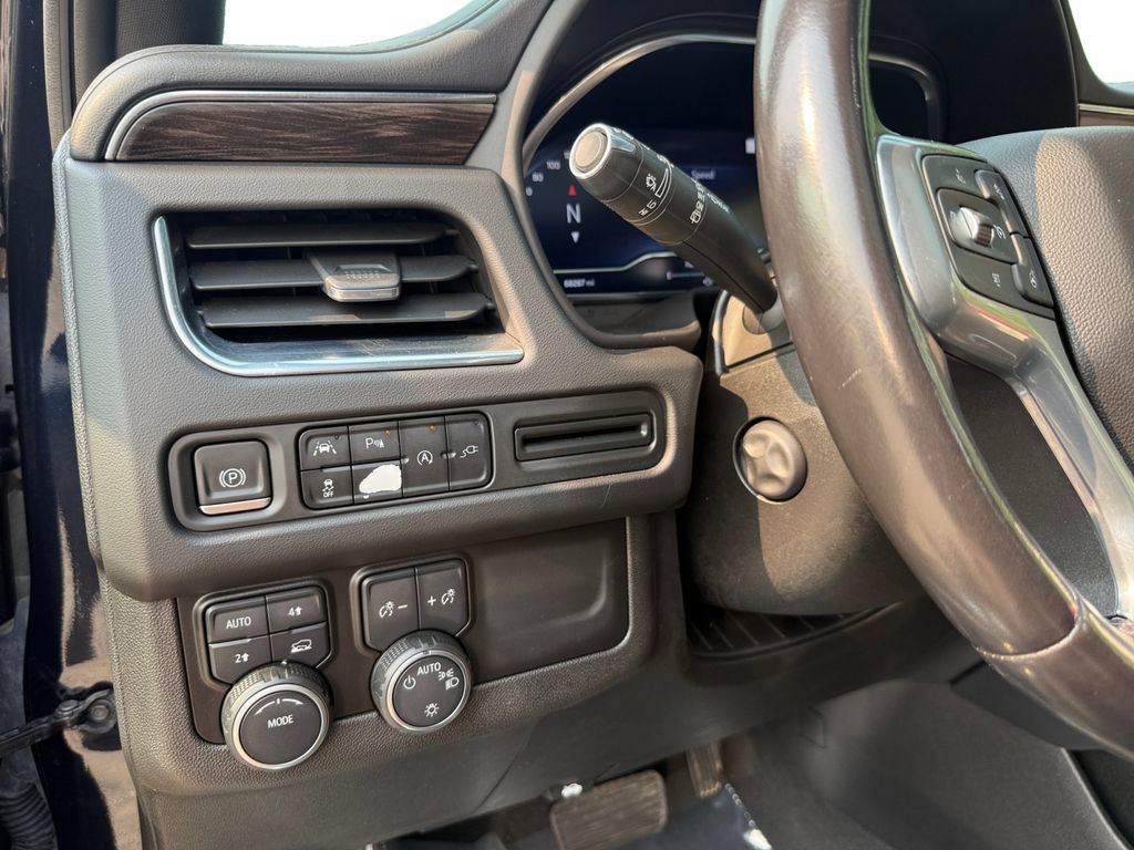 Used 2022 Chevrolet Tahoe LT w/ Luxury Package AWD/4WD image 13