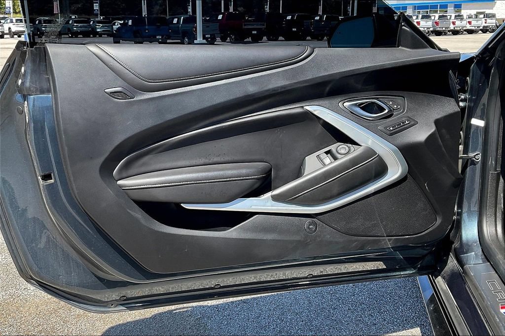 Used 2019 Chevrolet Camaro SS RWD image 17