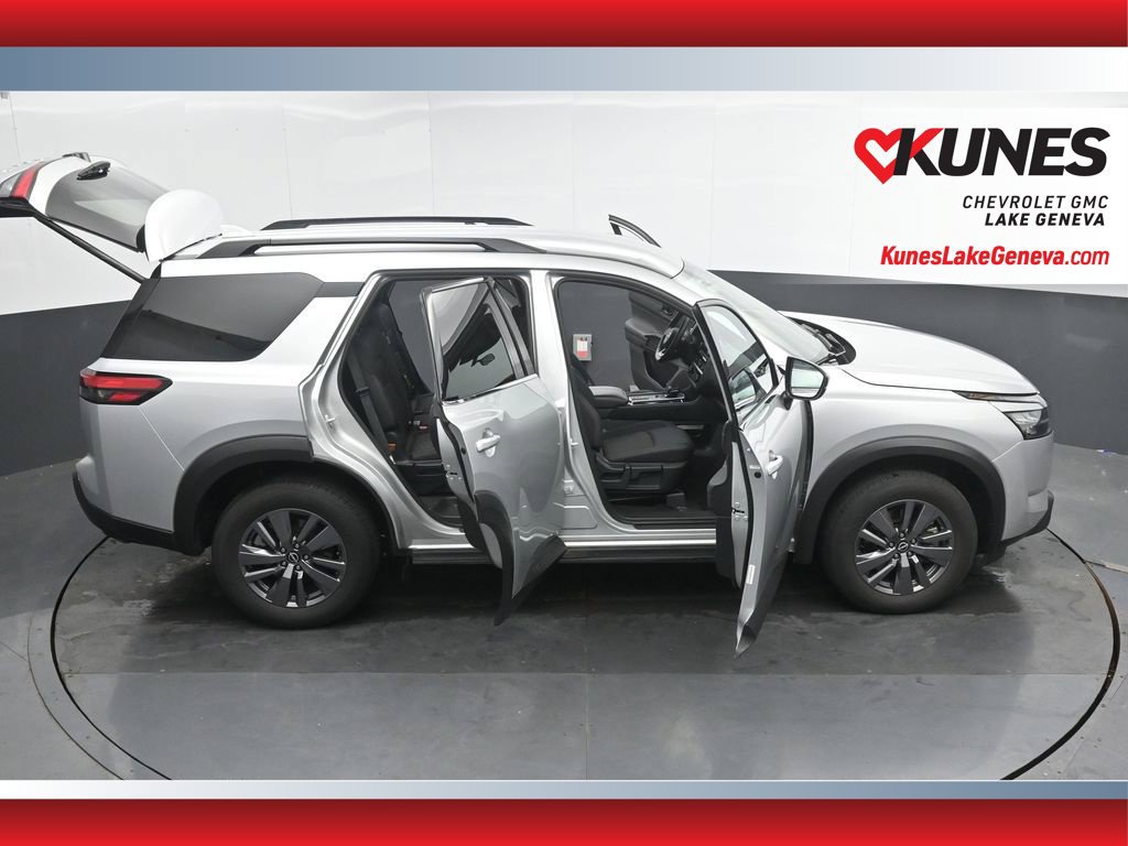 Used 2025 Nissan Pathfinder SV FWD image 49