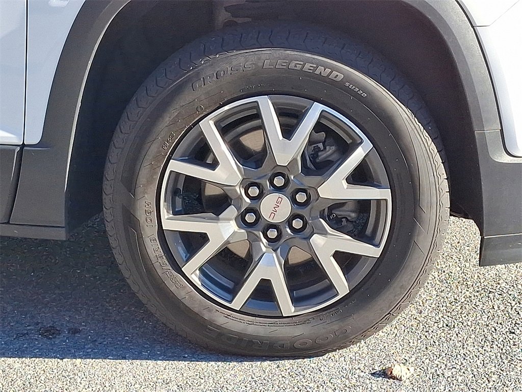 Used 2023 GMC Acadia SLE w/ Driver Convenience Package image 12