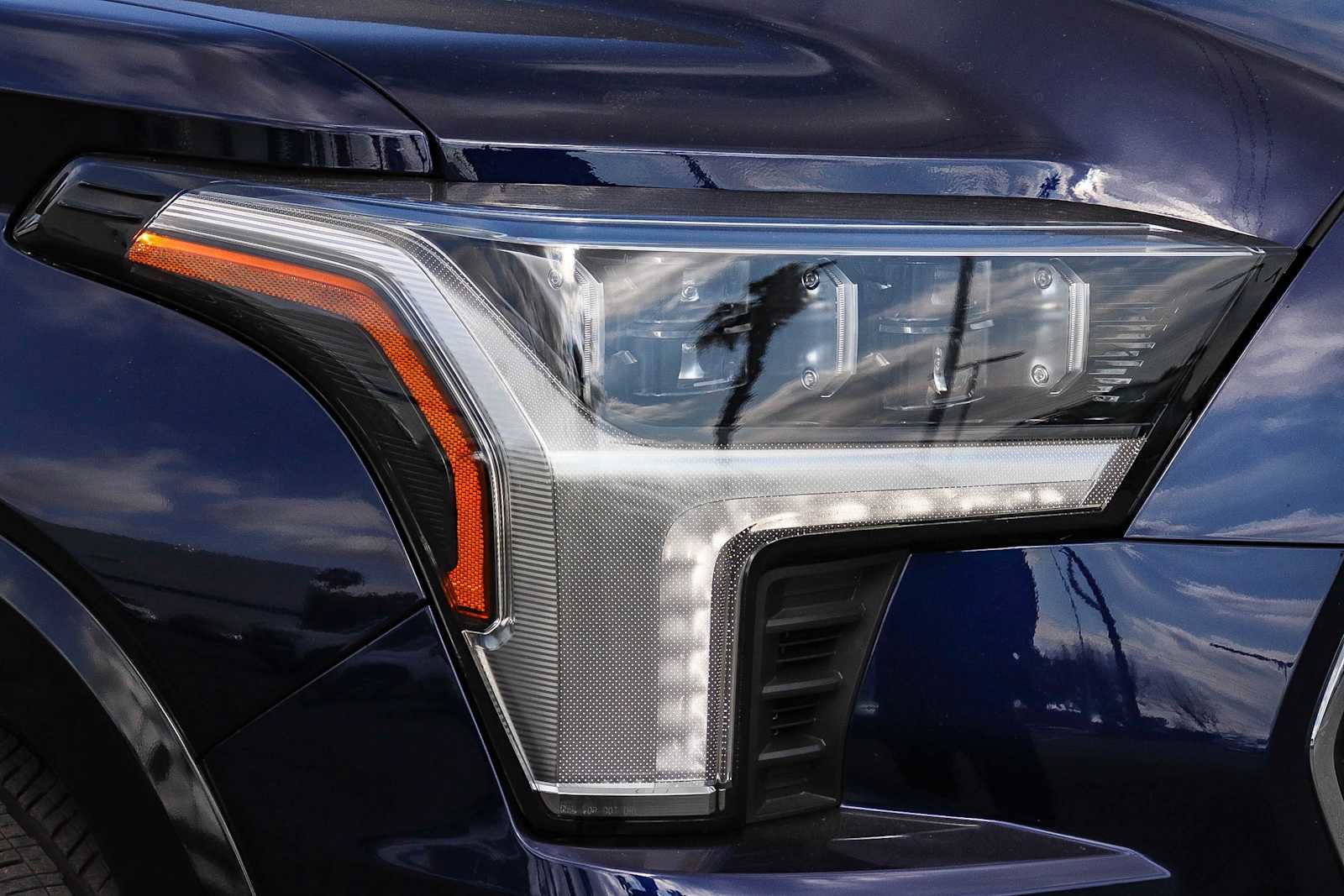 Used 2025 Toyota Sequoia Platinum image 4