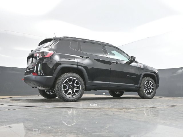 New 2026 Jeep Compass Trailhawk AWD/4WD image 39