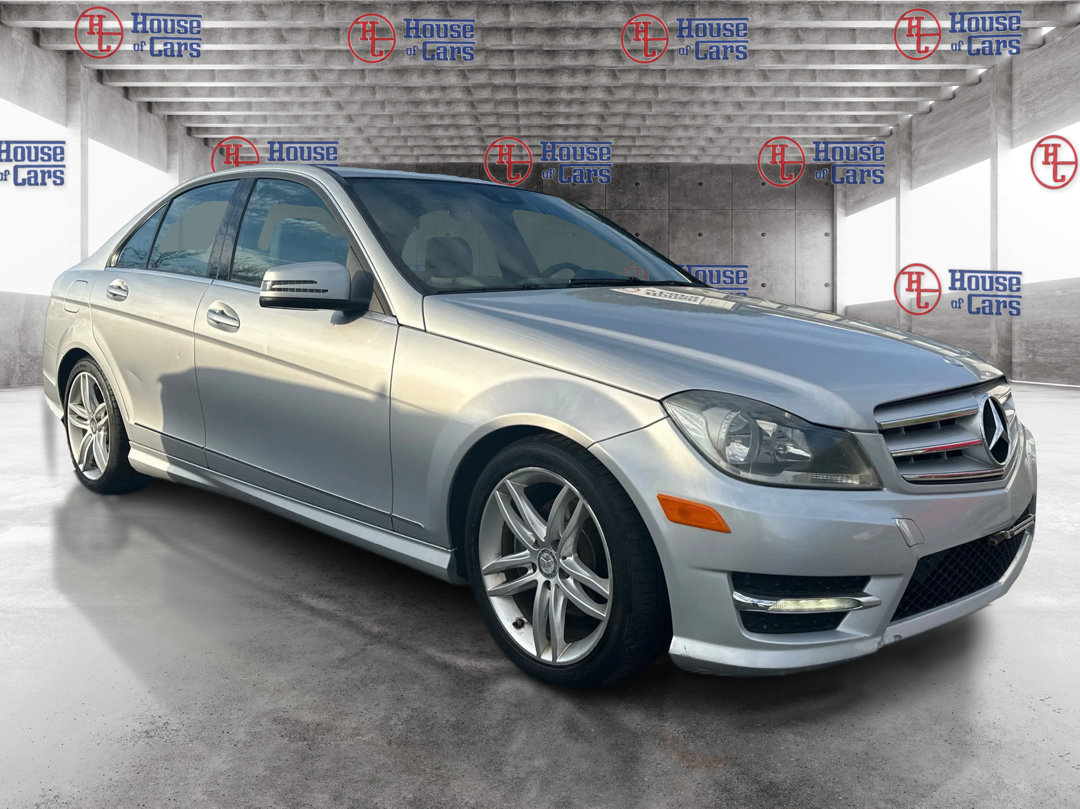 Used 2012 Mercedes-Benz C 300 4MATIC Sedan image 3