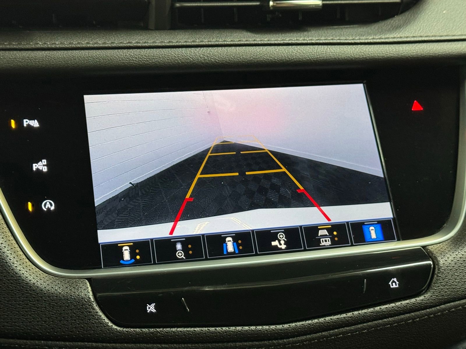 Used 2022 Cadillac XT5 Premium Luxury w/ Technology Package image 13