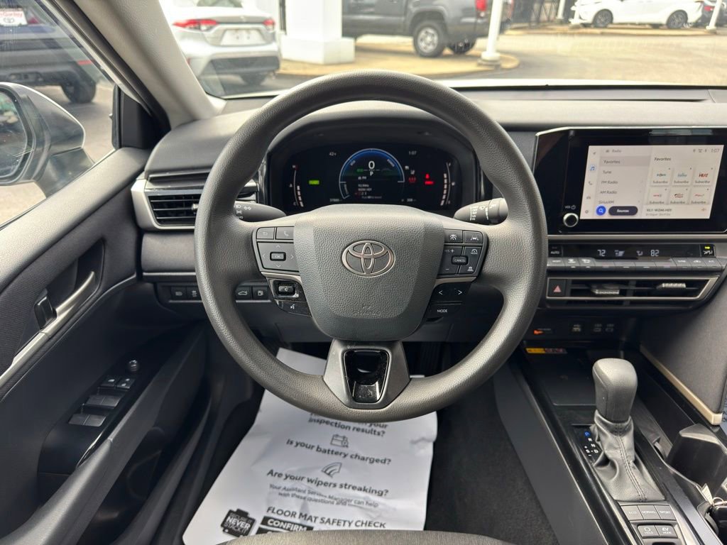 Used 2025 Toyota Camry LE FWD image 32