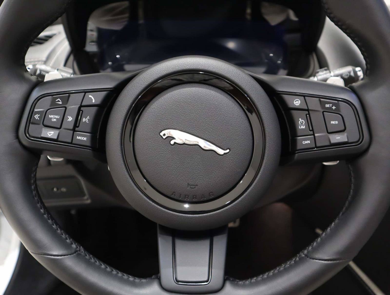 Used 2024 Jaguar F-TYPE Convertible AWD image 26