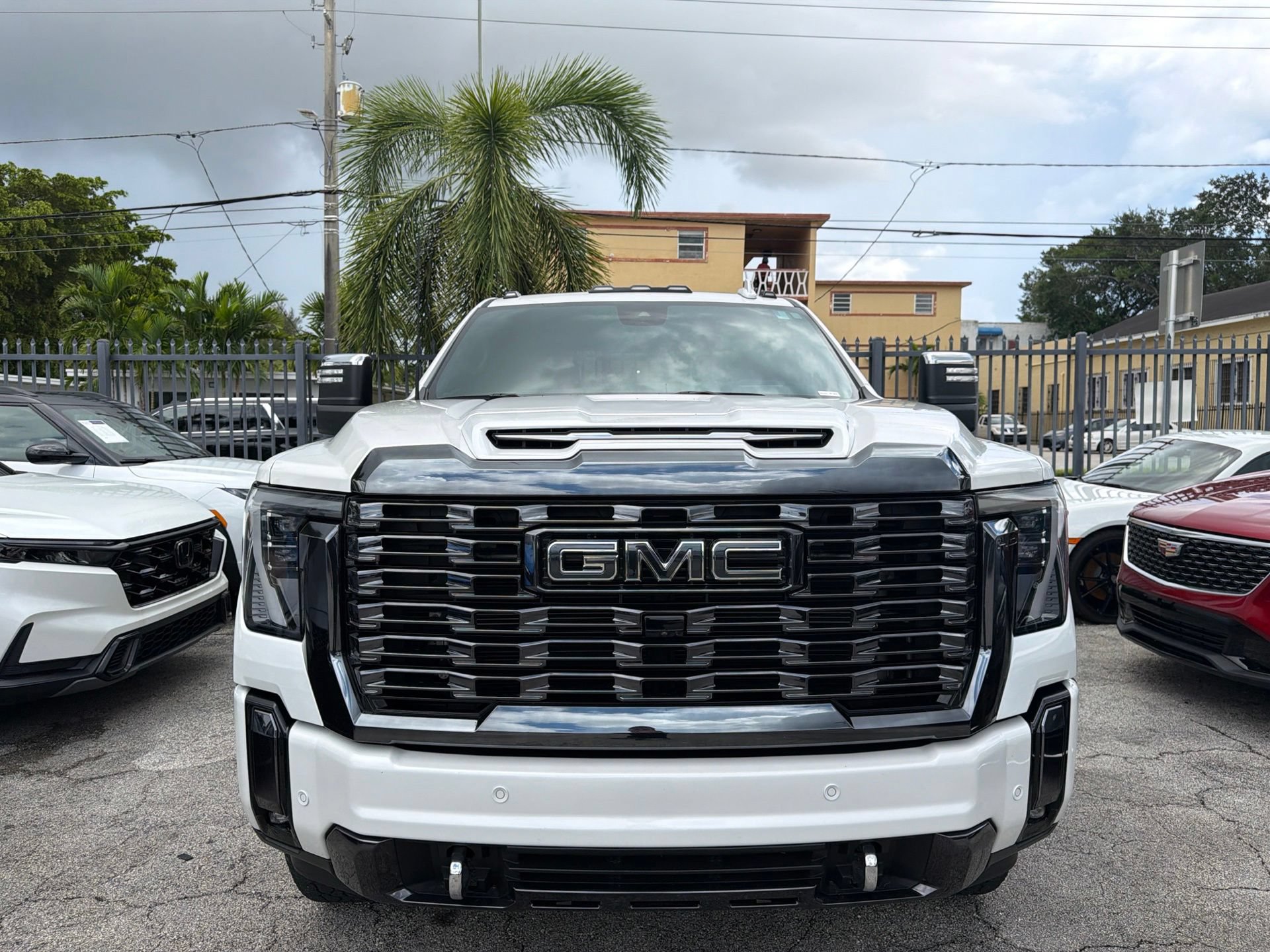 Used 2024 GMC Sierra 2500 Denali Ultimate AWD/4WD video 2