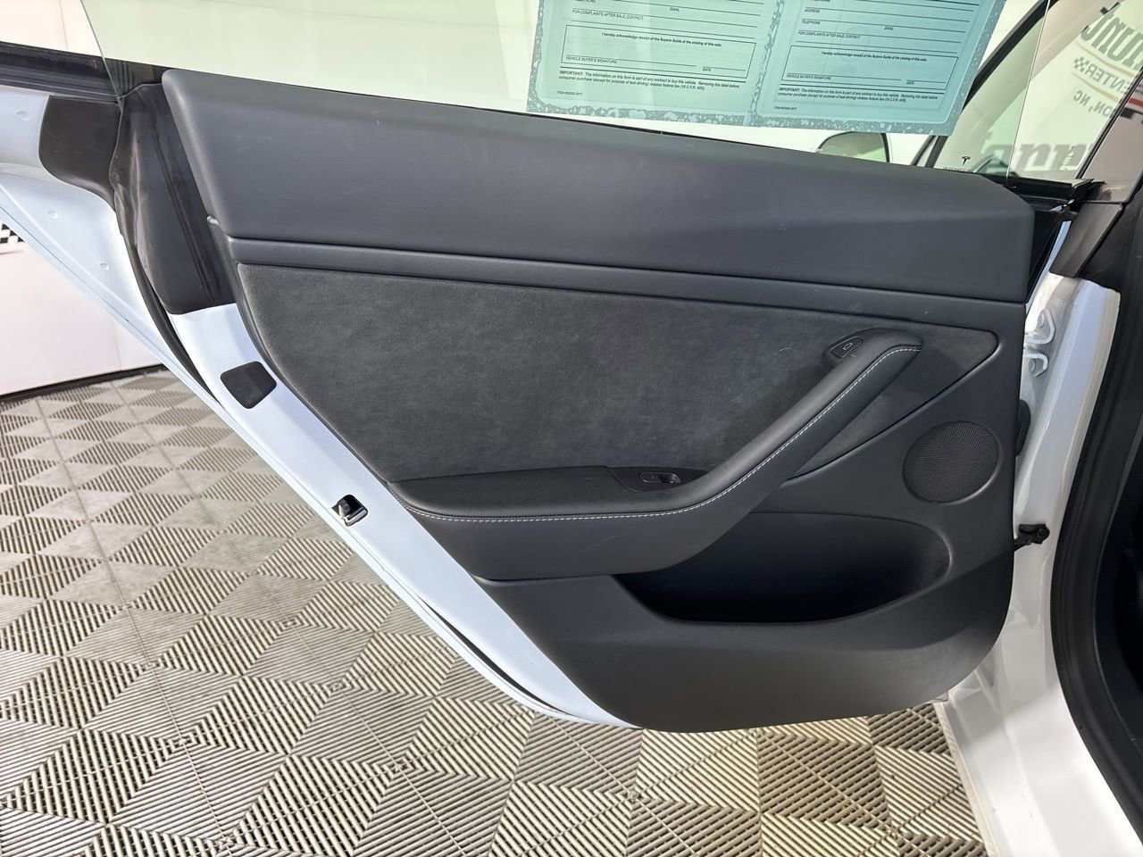 Used 2023 Tesla Model 3 Standard Range image 13