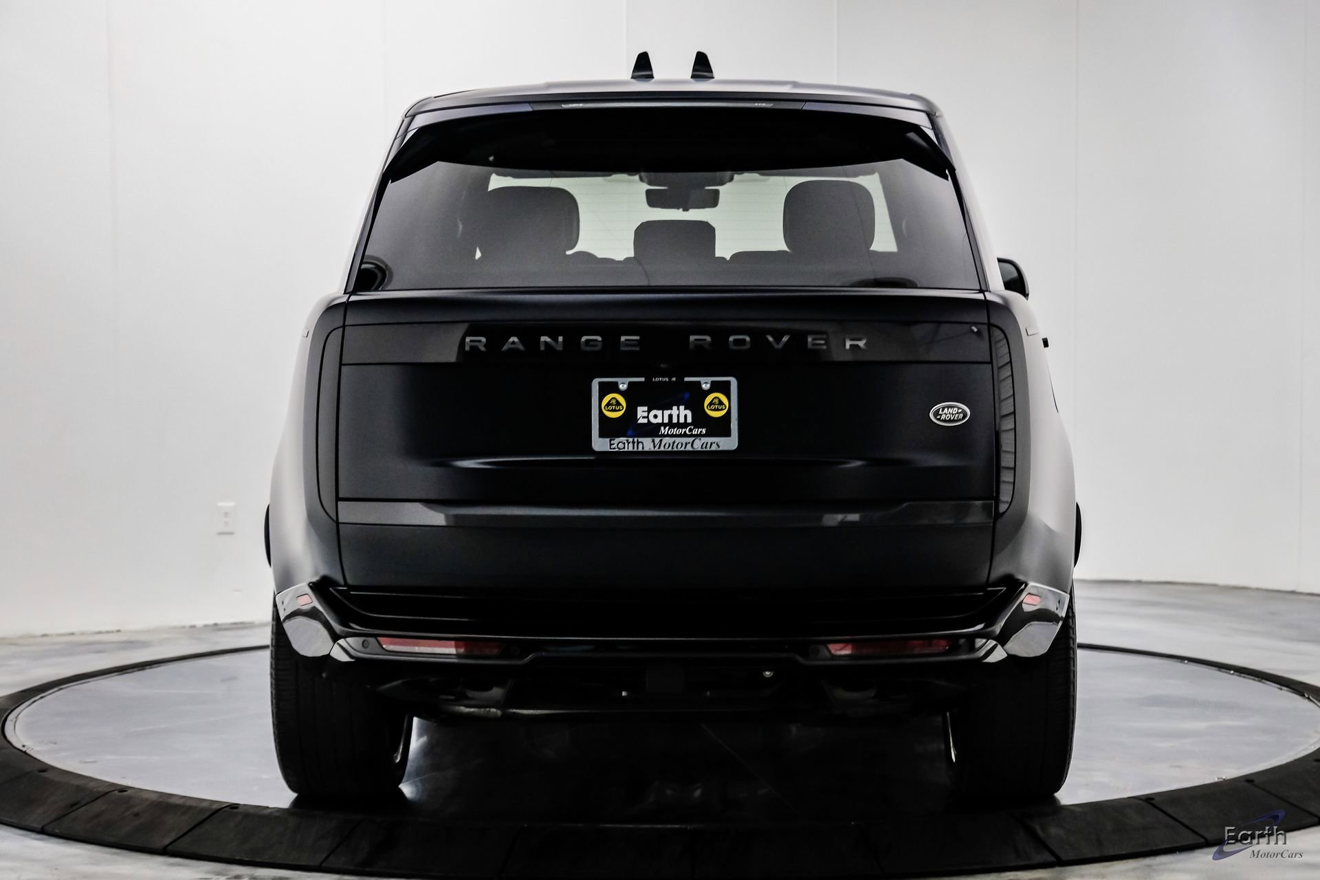 Used 2023 Land Rover Range Rover SE image 12