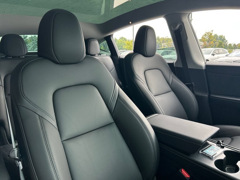 Used 2023 Tesla Model Y AWD image 21