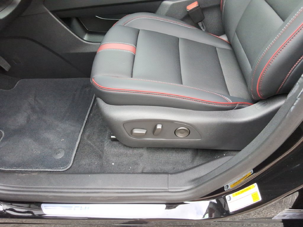 New 2027 Chevrolet Traverse RS FWD image 22