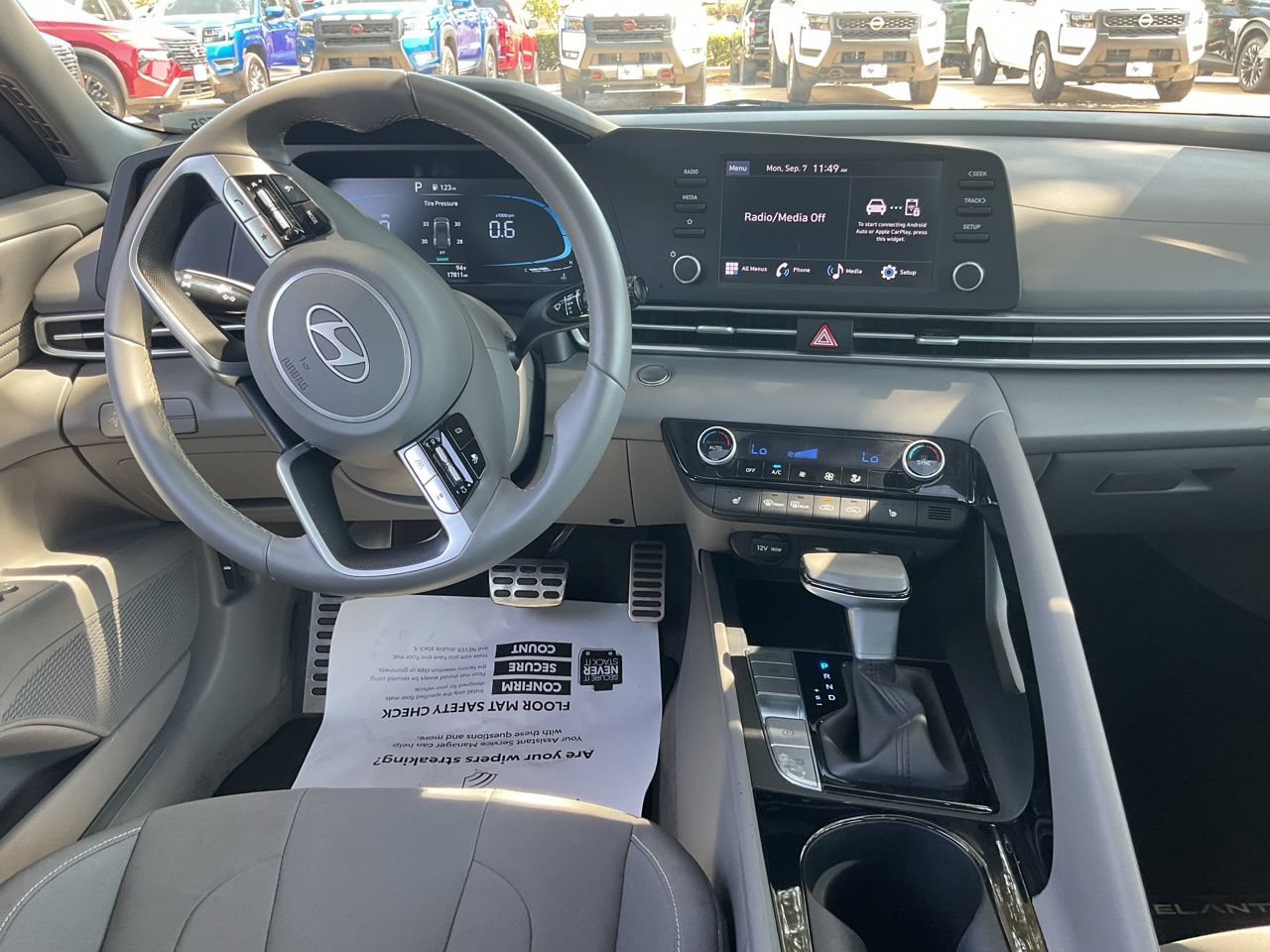 Used 2026 Hyundai Elantra SEL Sport Premium FWD image 14