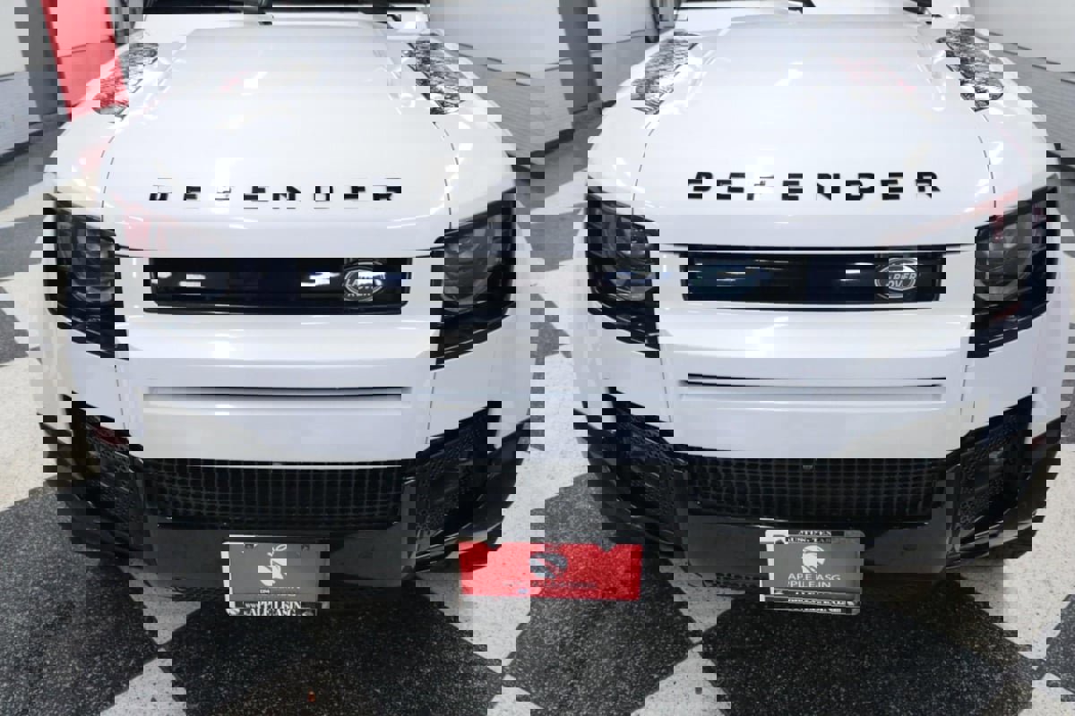 Used 2023 Land Rover Defender 110 V8 image 4