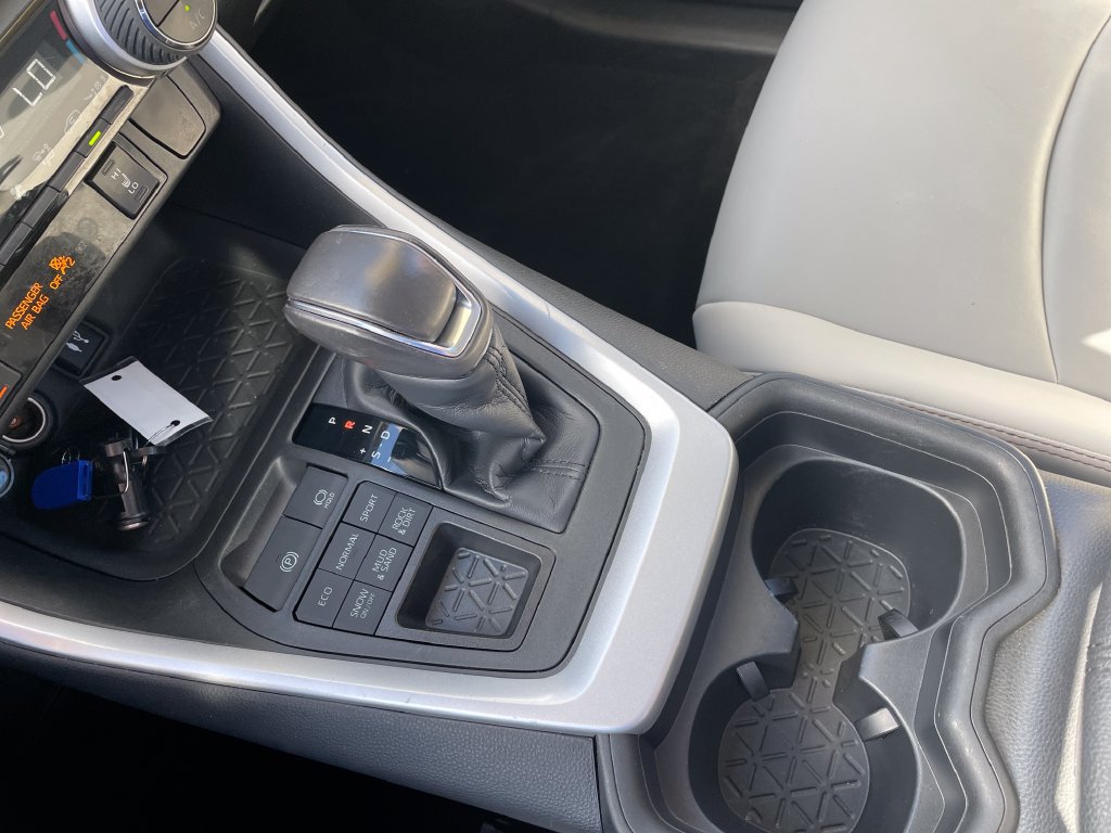 Used 2019 Toyota RAV4 XLE Premium AWD/4WD image 21