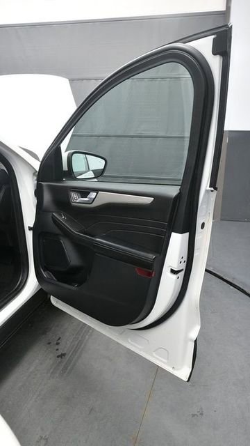 Used 2021 Ford Escape SE w/ Cold Weather Package AWD/4WD image 16