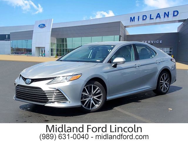 Used 2024 Toyota Camry XLE w/ Cold Weather Package