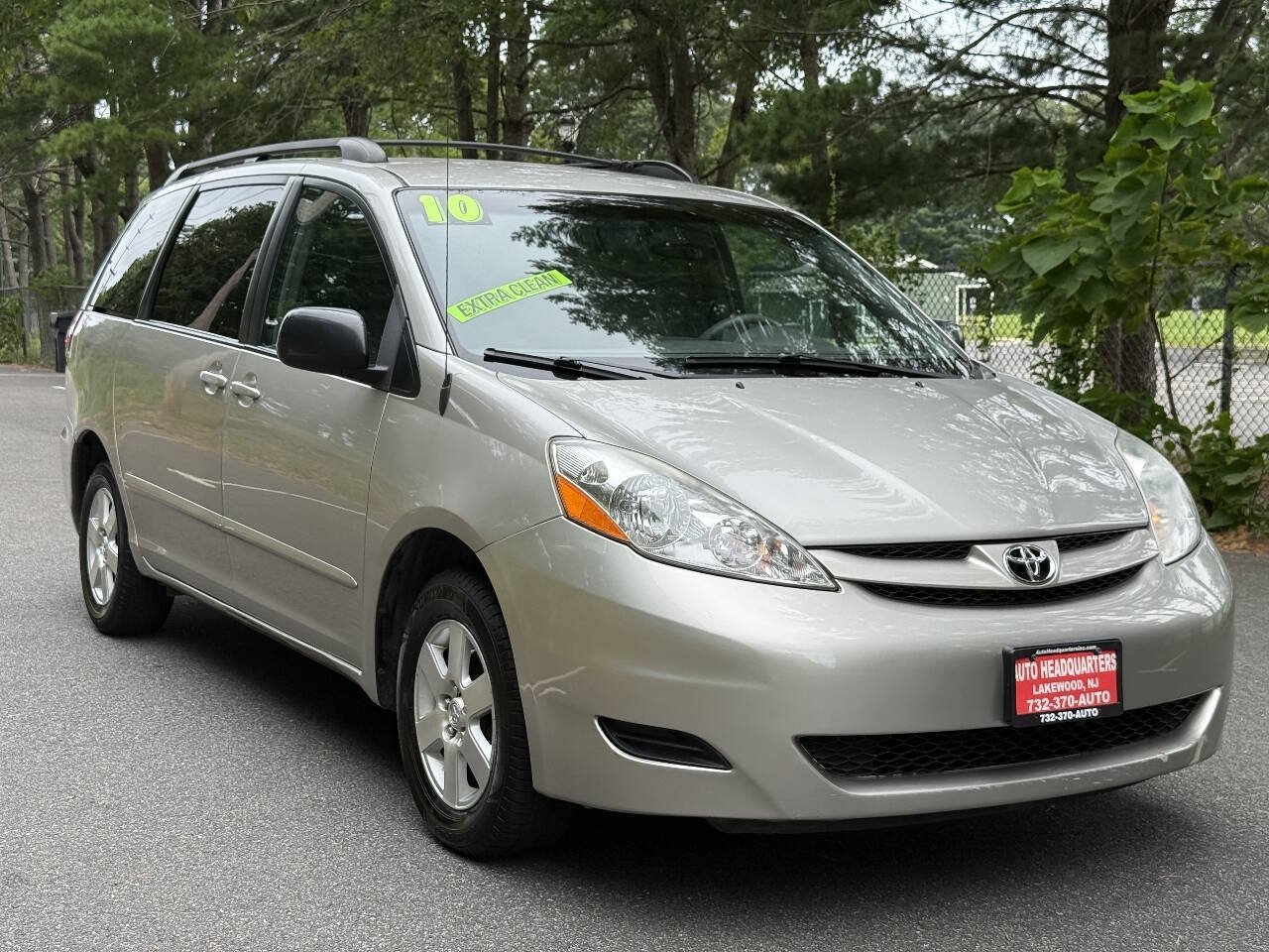 Used 2010 Toyota Sienna LE FWD image 3