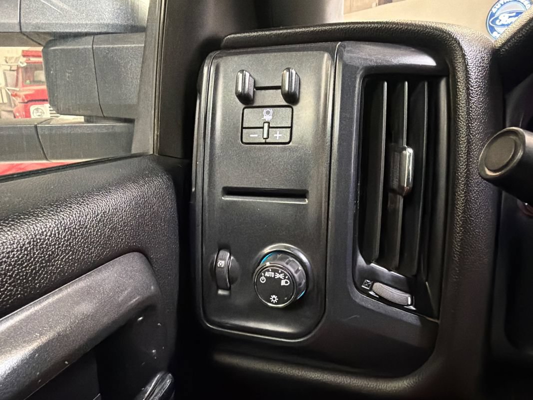 Used 2019 Chevrolet Silverado 2500 W/T w/ WT Convenience Package AWD/4WD image 24