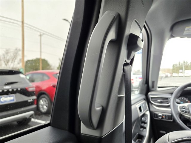 Used 2024 Ford Explorer XLT w/ Equipment Group 202A image 28