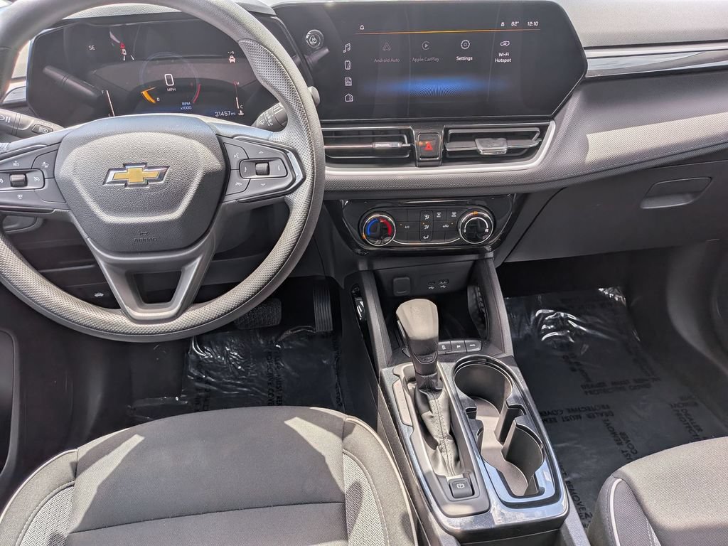 Used 2025 Chevrolet TrailBlazer LT AWD/4WD image 24