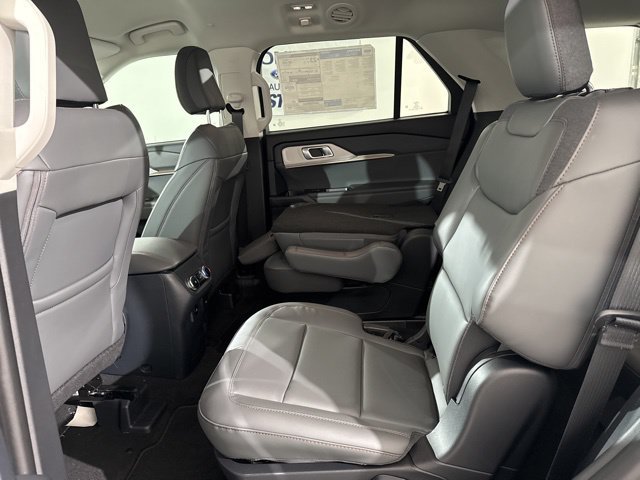 Used 2026 Ford Explorer Active w/ Active Comfort Package AWD/4WD image 16