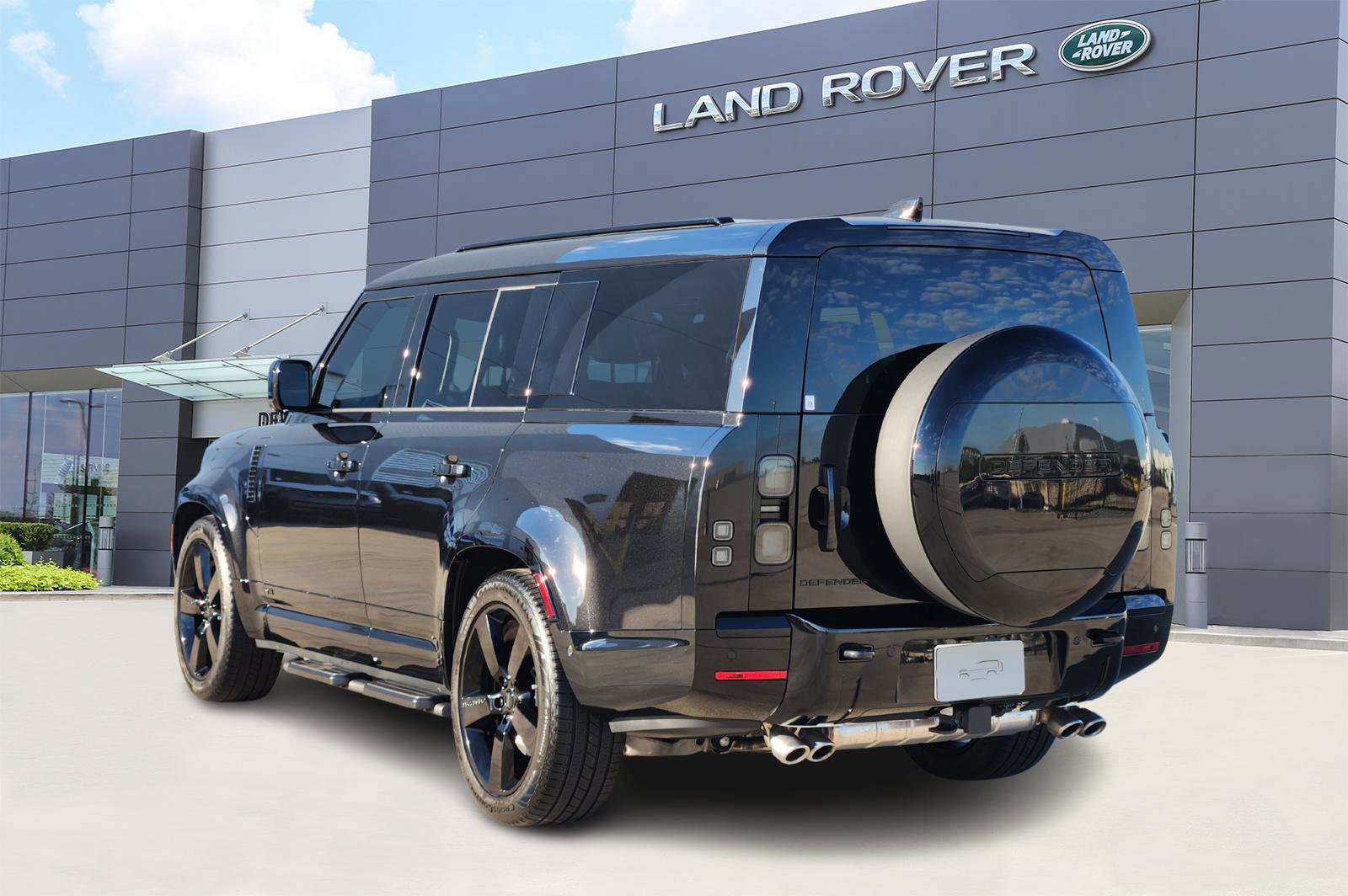 New 2026 Land Rover Defender 130 V8 image 4
