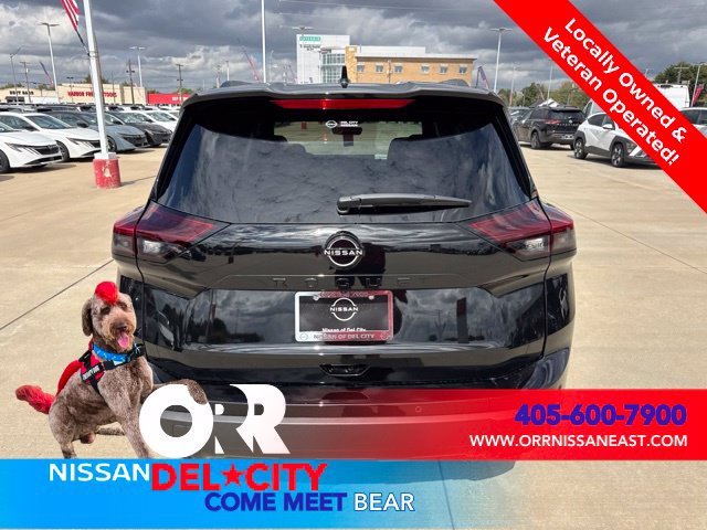 New 2027 Nissan Rogue Dark Armor FWD image 4