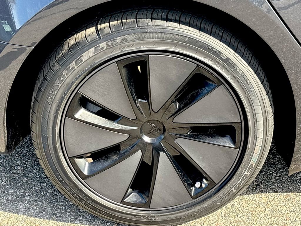 Used 2025 Tesla Model 3 Long Range image 33