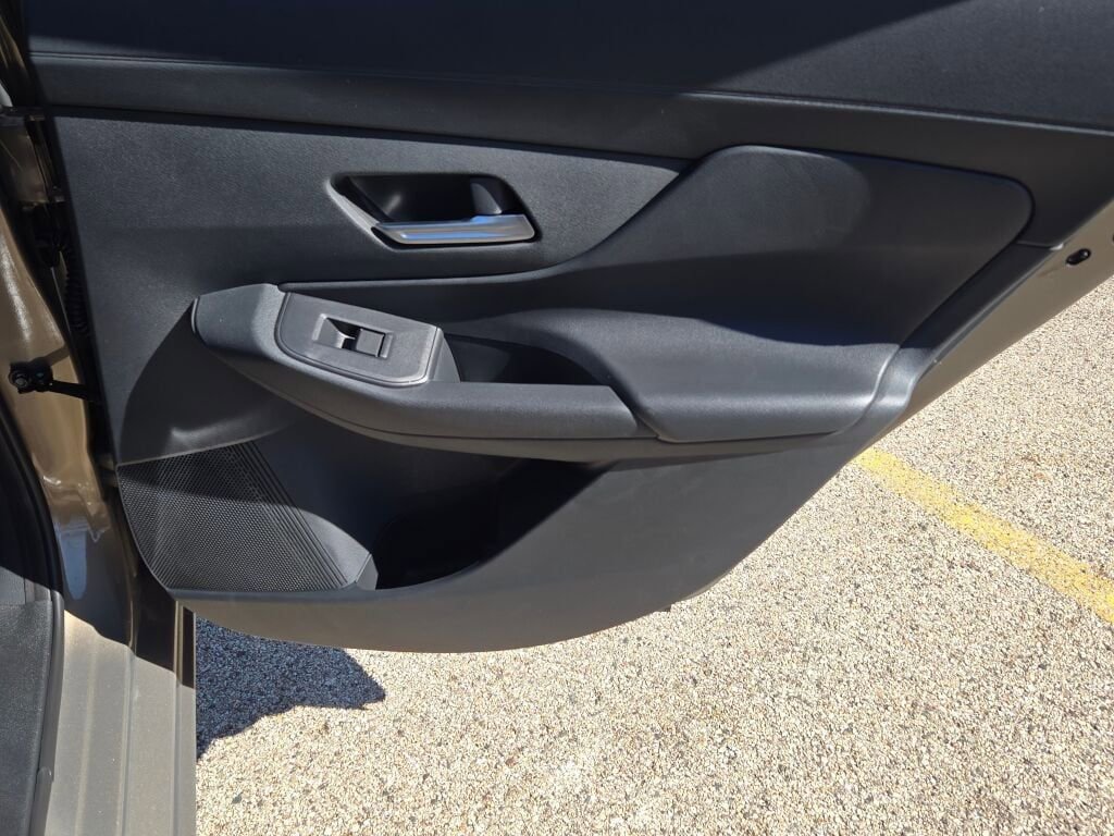New 2026 Nissan Sentra SV w/ Floor Mat Package FWD image 8