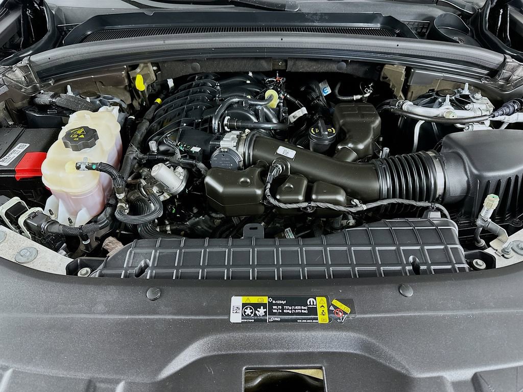 Certified 2025 Jeep Grand Cherokee Limited w/ Black Appearance Package image 38