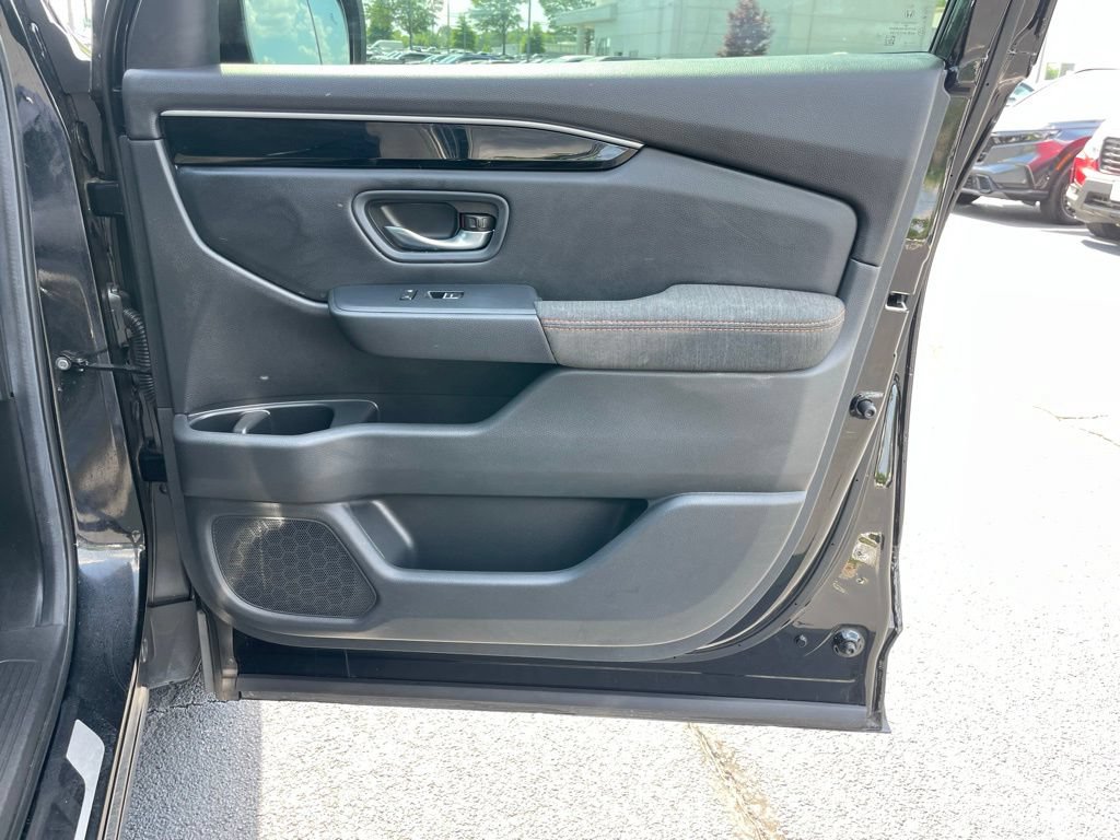 Certified 2025 Honda Pilot Sport image 24