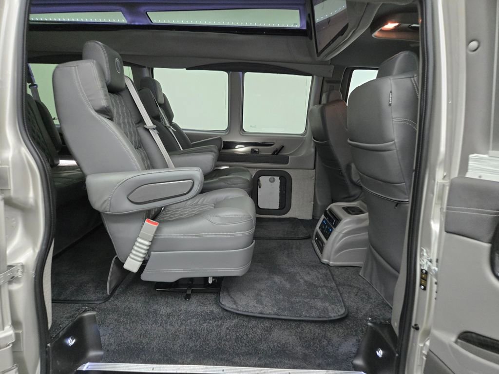 New 2025 GMC Savana 2500 w/ Driver Convenience Package image 33